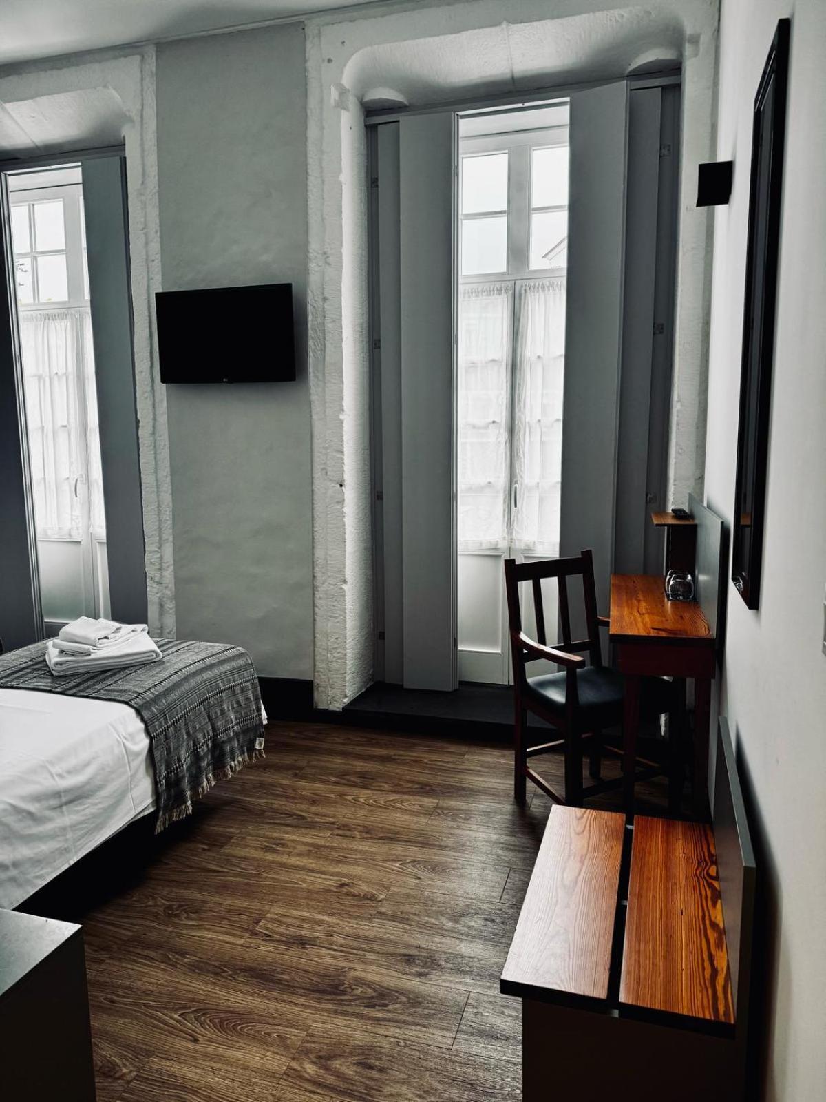 Alianca Cafe & Hostel Angra do Heroismo Ngoại thất bức ảnh