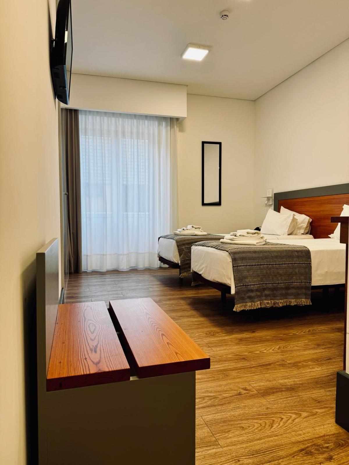 Alianca Cafe & Hostel Angra do Heroismo Ngoại thất bức ảnh