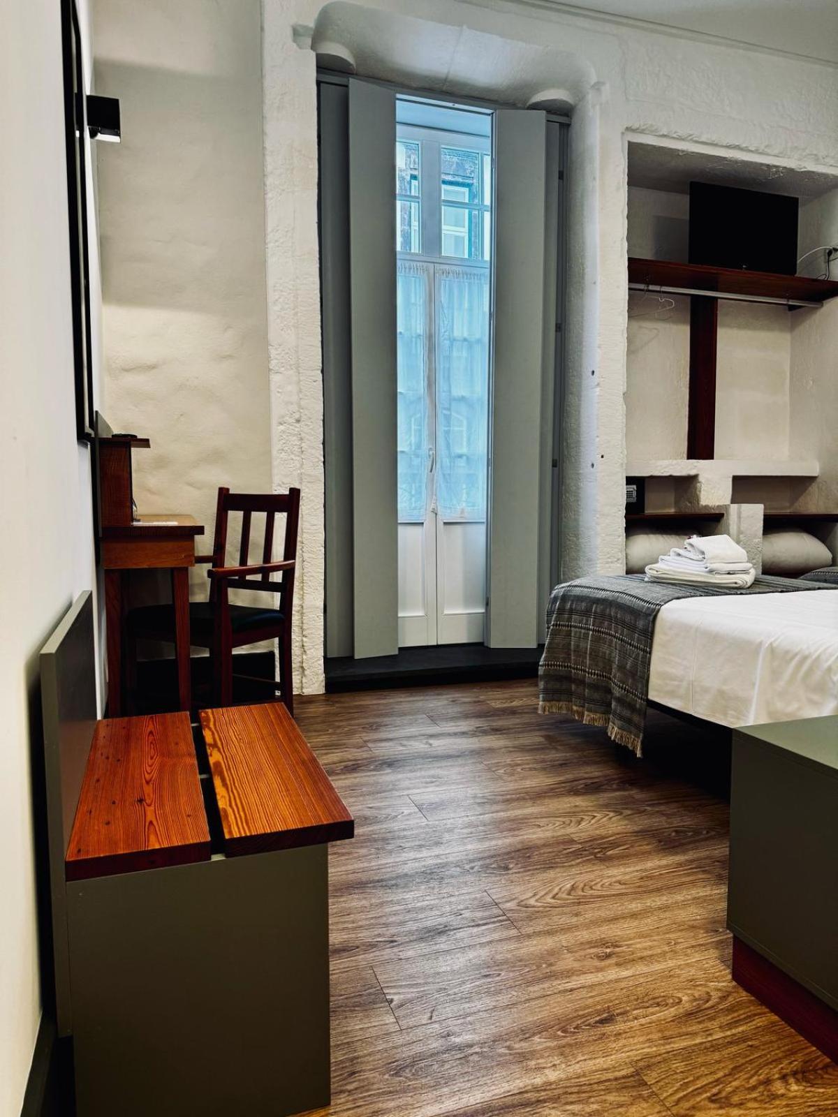Alianca Cafe & Hostel Angra do Heroismo Ngoại thất bức ảnh